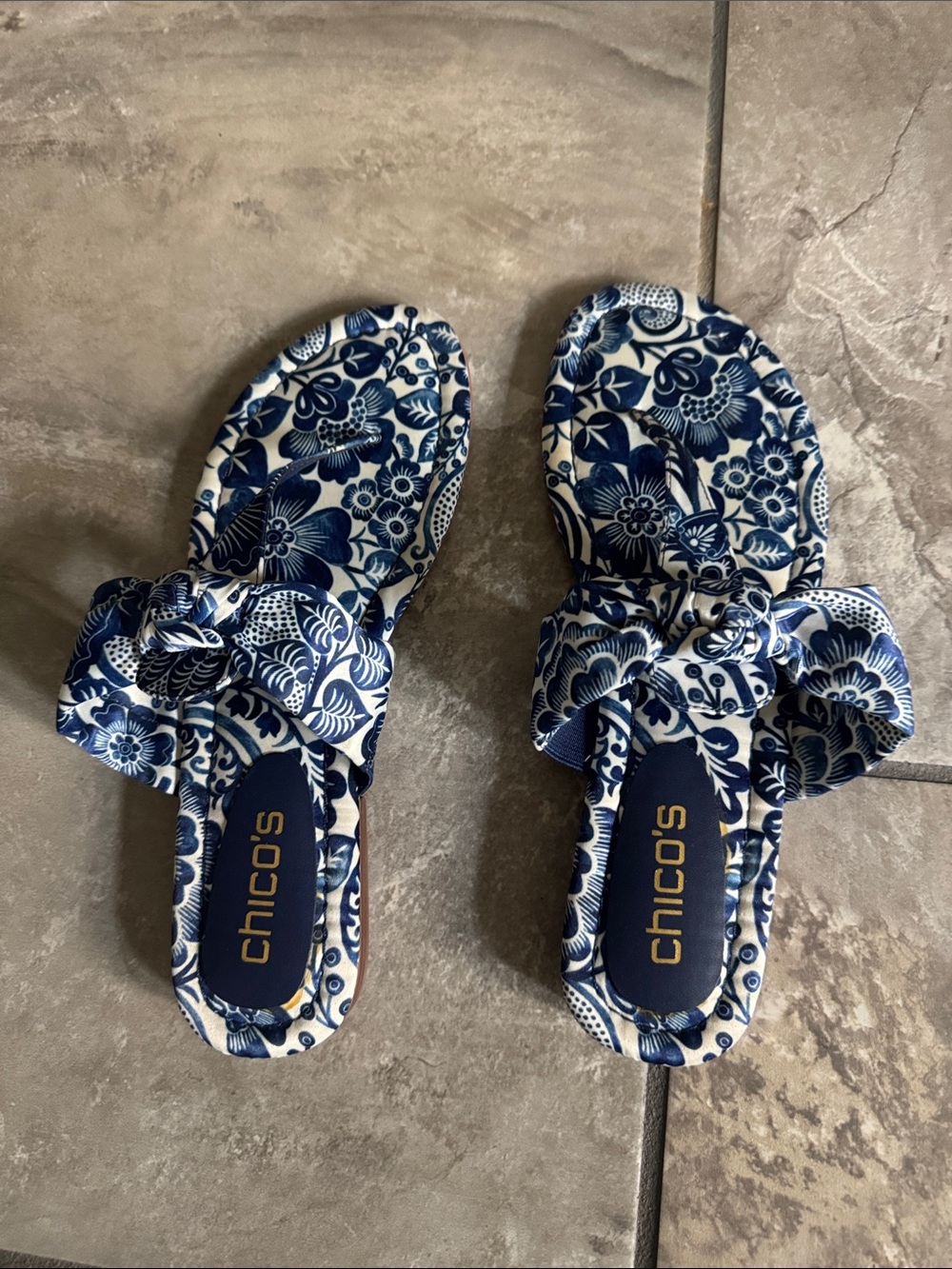 Chico's Navy and White Floral Knot Slip-On Sandals
